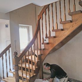 Farben Klein-Hitpaß - Treppenhausrenovierung